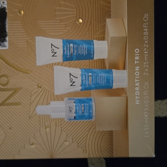 Other - No7 Lmtd Edition Hydration Trio day and night gel w 2%hyaluronic acid serum Hp🔥